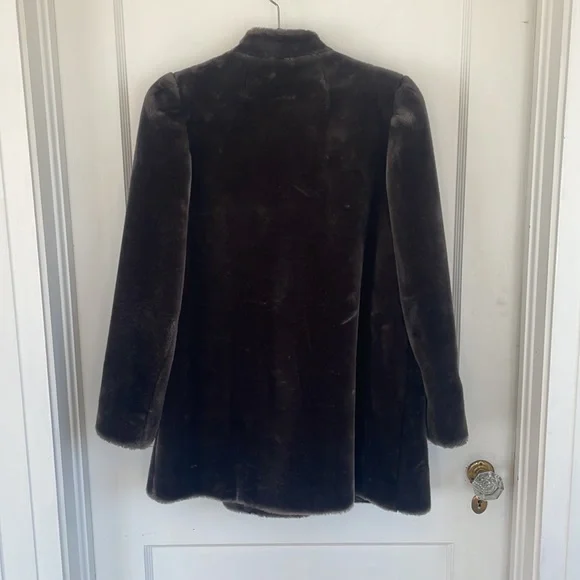 Charcoal vintage faux fur. Two hidden closures, two pockets SZ 10 vintage EUC - Picture 8 of 10